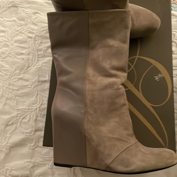 Mid-calf Enzo boots - Picture 3 of 3